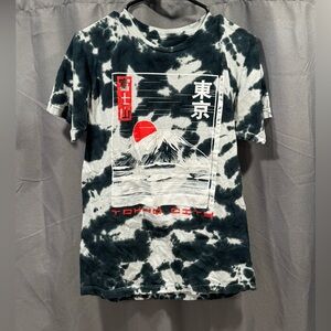 Classic Black and White Short Sleeve Tee